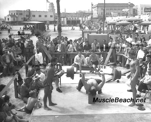 MB MBV 1950s Weightlifting Competition Doug Hepburn1