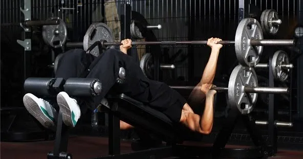تمرين Barbell Decline Bench Press