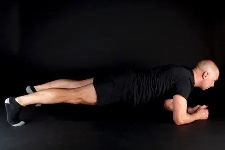 تمارين البطن: أفضل تمارين لشد عضلات البطن ونحتها بسرعة 4 تمرين Plank